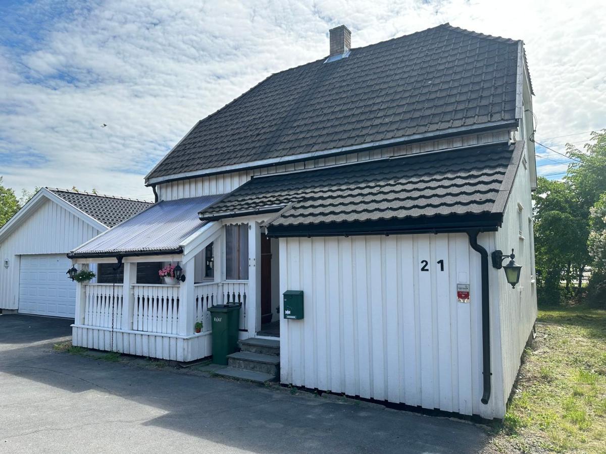 Oslo Guest House Twin & Family Room Kjeller Exterior photo